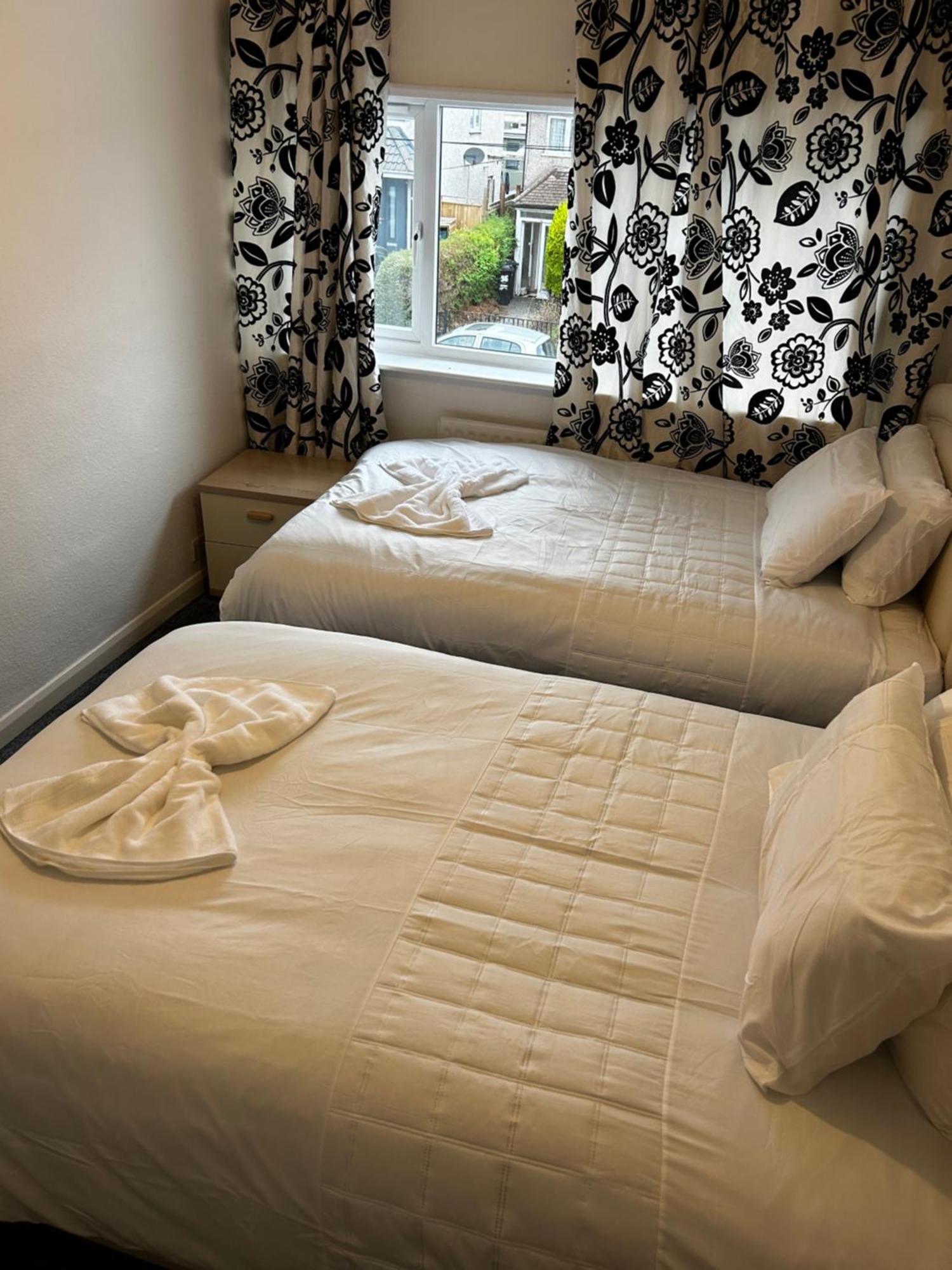 Family Home Near Cribbs Causeway And The Wave, Just 2 Minutes From Airbus And Rolls Royce Bristol Exteriér fotografie